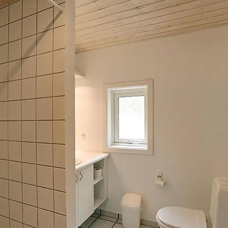 Four-bedroom In Nexo 度假居
