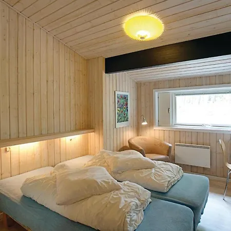 Four-bedroom In Nexo Vester Somarken